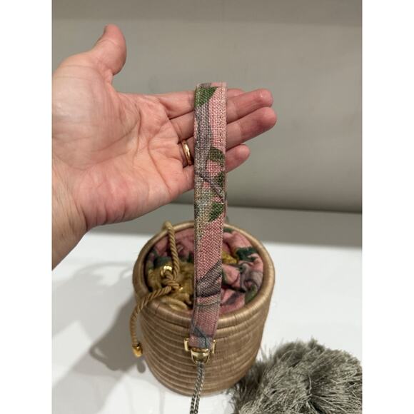 Maison Alma Paraiso Rose Bucket Handbag with Removable Strap - Picture 5 of 13